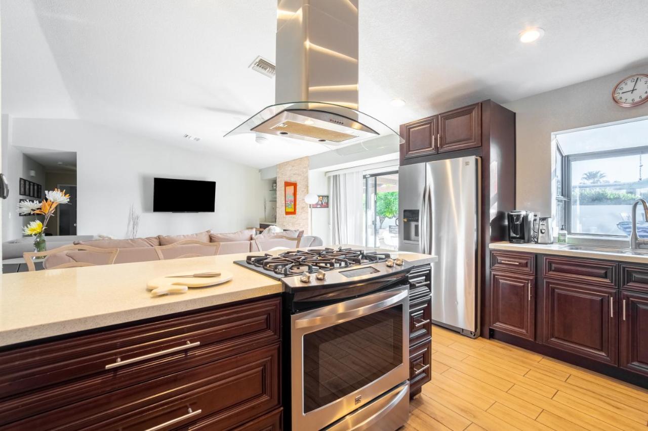 Beautiful Palm Springs Home Large Private Yard ภายนอก รูปภาพ