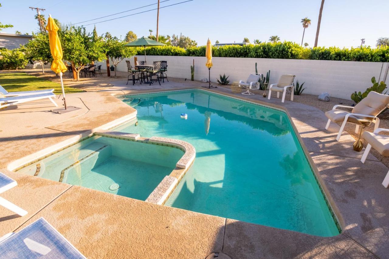Beautiful Palm Springs Home Large Private Yard ภายนอก รูปภาพ