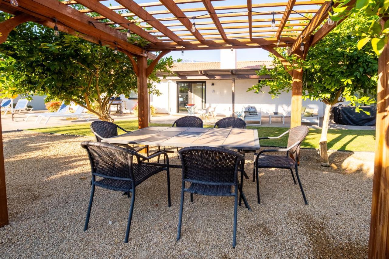 Beautiful Palm Springs Home Large Private Yard ภายนอก รูปภาพ