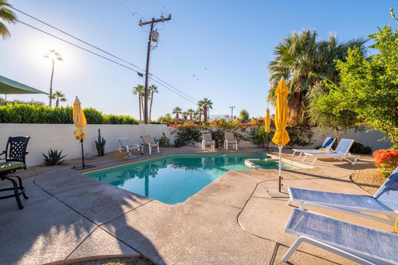 Beautiful Palm Springs Home Large Private Yard ภายนอก รูปภาพ