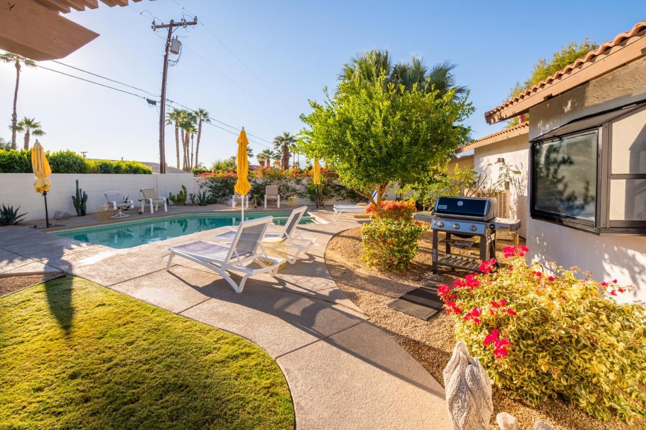 Beautiful Palm Springs Home Large Private Yard ภายนอก รูปภาพ